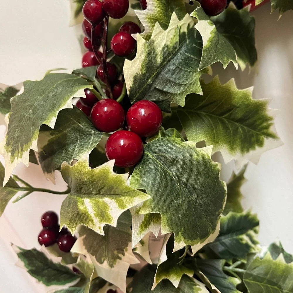 Christmas Hollyberry 18” Wreath Red Berries Holiday Front Door Decor NWOT